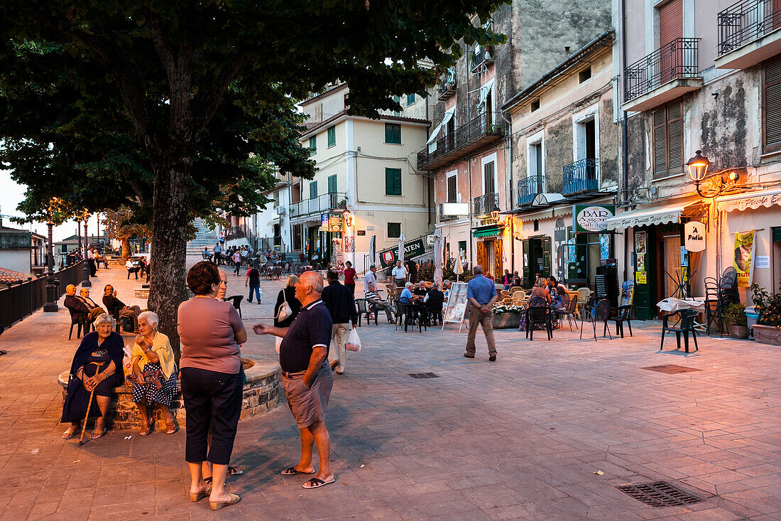 Streetlife in Pisciotta, Cilento, Tyrrhenian Sea, Mediterranean, Southern Italy, Europe