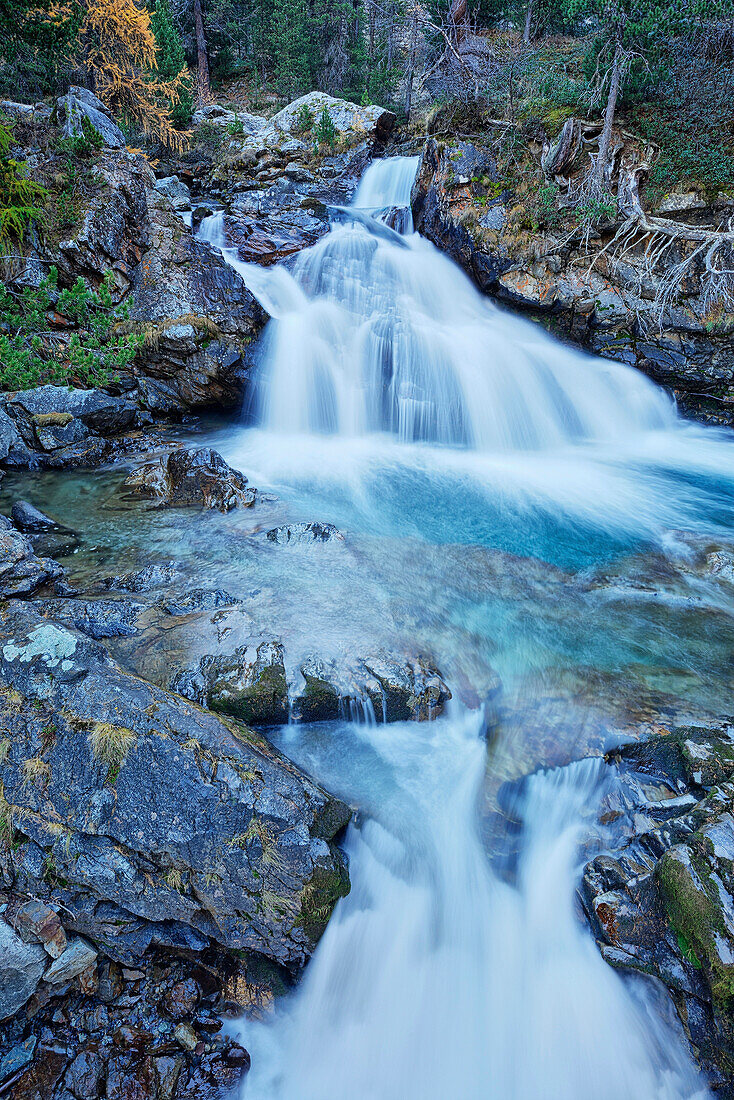 Wasserfall in der Berninagruppe, Bernina, Engadin, Graubünden, Schweiz