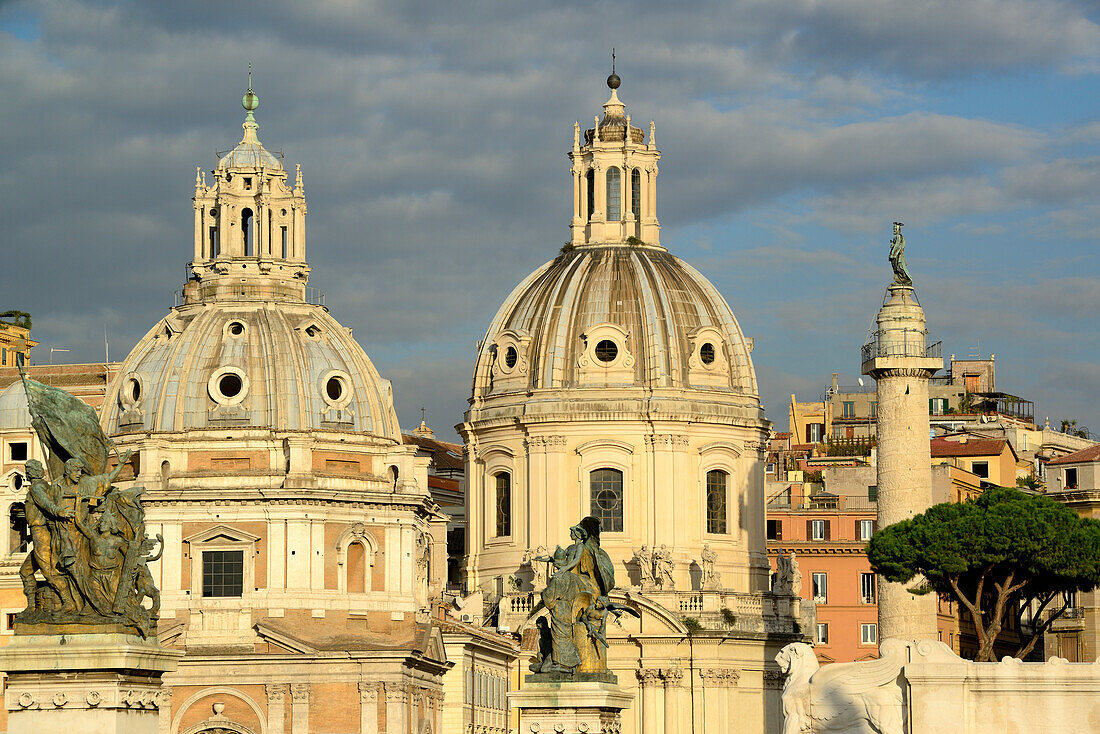 Domes of churches Santa Maria di Loreto and Santissimo Nome di Maria, UNESCO World Heritage Site Rome, Rome, Latium, Lazio, Italy