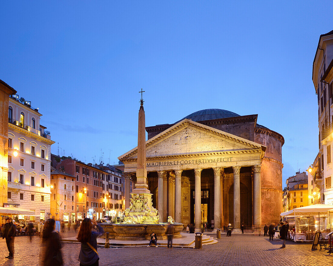 Piazza della, Rotonda mit Pantheon, beleuchtet, Rom, UNESCO Weltkulturerbe Rom, Latium, Lazio, Italien
