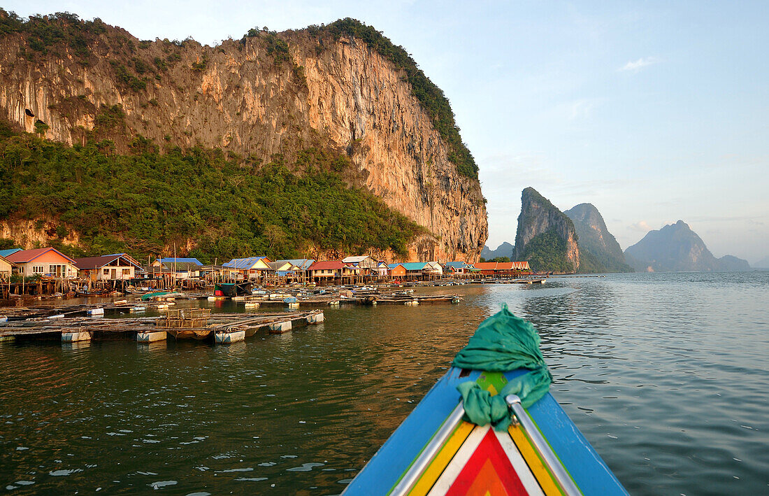 Ko Panyi Stelzendorf im Ao Phang Nga bei Phuket, Andamanensee, Thailand, Asien