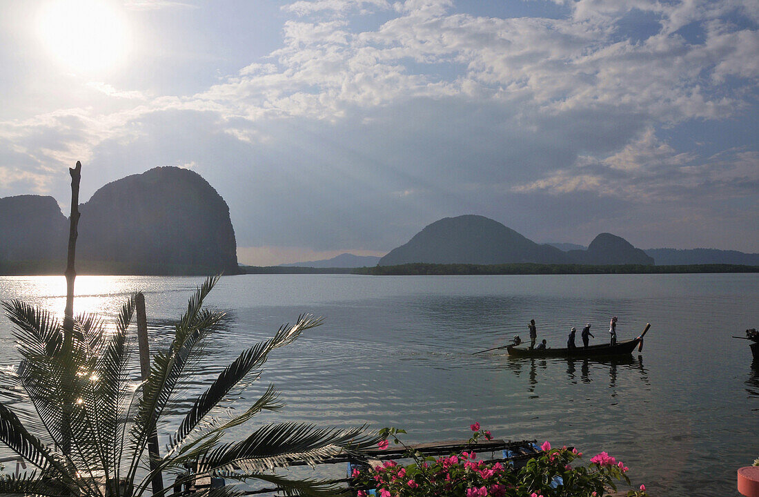 Beim Ko Panyi Stelzendorf im Ao Phang Nga bei Phuket, Andamanensee, Thailand, Asien