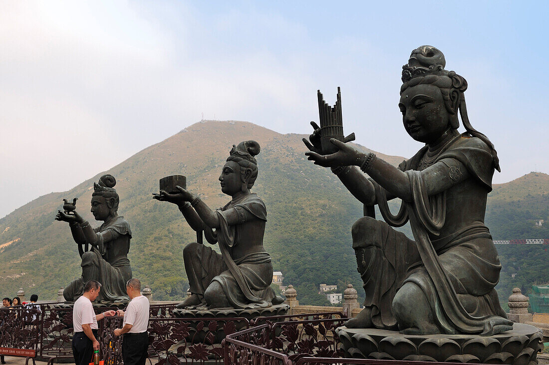Sculptures at Po Lin Monastery, Lantau Island, Hongkong, China, Asien