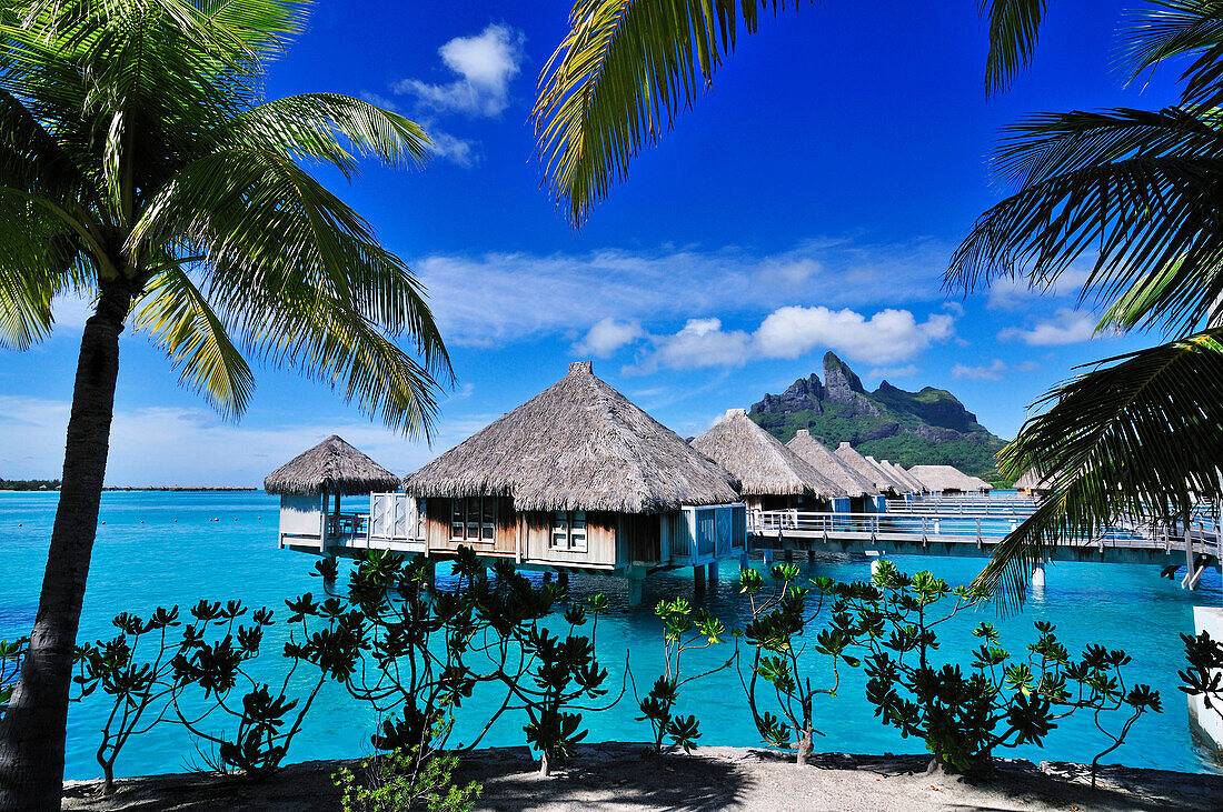 Saint Regis Bora Bora Resort, Bora Bora, Inseln unter dem Wind, Gesellschaftsinseln, Französch-Polynesien, Südsee