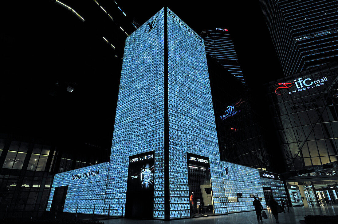 Louis Vuitton Shop bei Nacht, IFC-Mall, Shanghai, China
