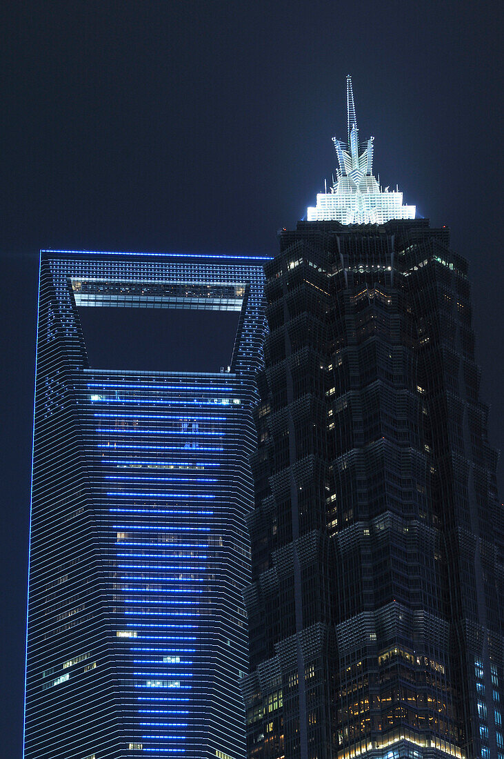 Shanghai World Financial Center und Jin Mao Tower bei Nacht, Pudong, Shanghai, China