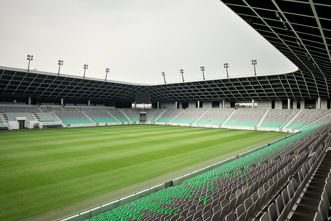 Stozice Stadion mit Fußballfeld, Hauptstadt Ljubljana, Slowenien
