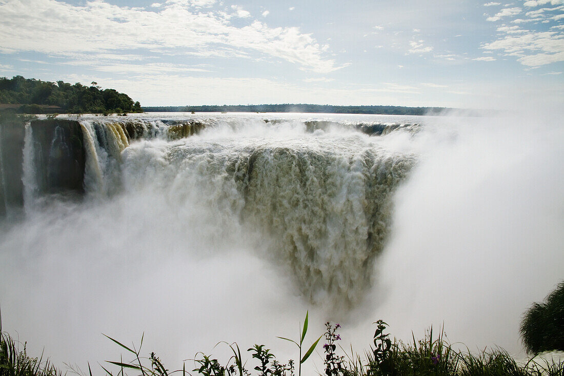 Garganta del Diablo (Devil's Throat), Iguazu Falls, Misiones, Argentina