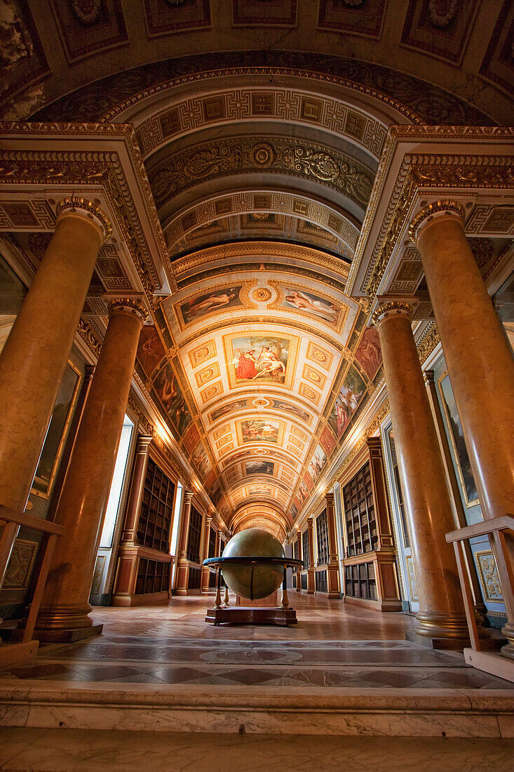 Gallery of Diana in the Palace of Fontainebleau, Fontainebleau, Seine-et-Marne, France
