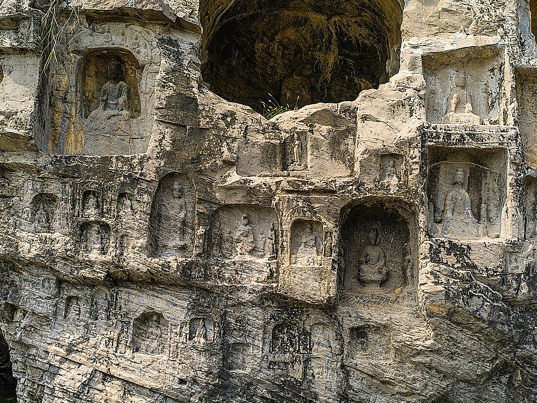The grottoes were started around the year 493 when Emperor Xiaowen of the Northern Wei Dynasty 386-534 moved the capital to Luoyang and were continuously built during the 400 years until the Northern Song Dynasty 960-1127  The scenery measures 1,000 metre