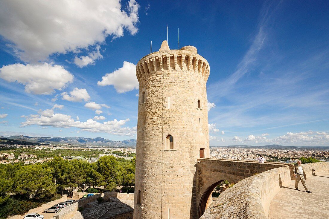 Großer Turm - Hauptturm -, Schloss Bellver, - XIV Jahrhundert -, Palma de Mallorca Mallorca Balearen Spanien