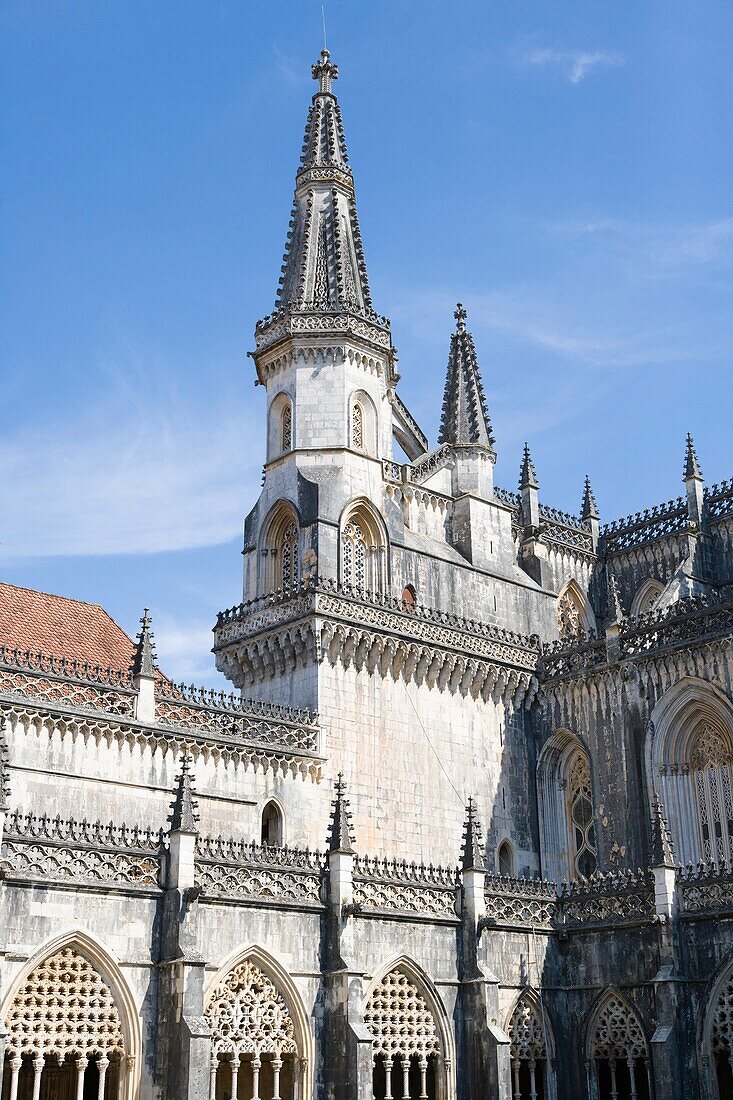 The Royal Cloisters, Claustro Real, and the church, Interior of Mosteiro Santa Maria da Vitoria, Batalha Dominican Monastery, manueline, Batalha, Leiria District, Pinhal Litoral, Portugal