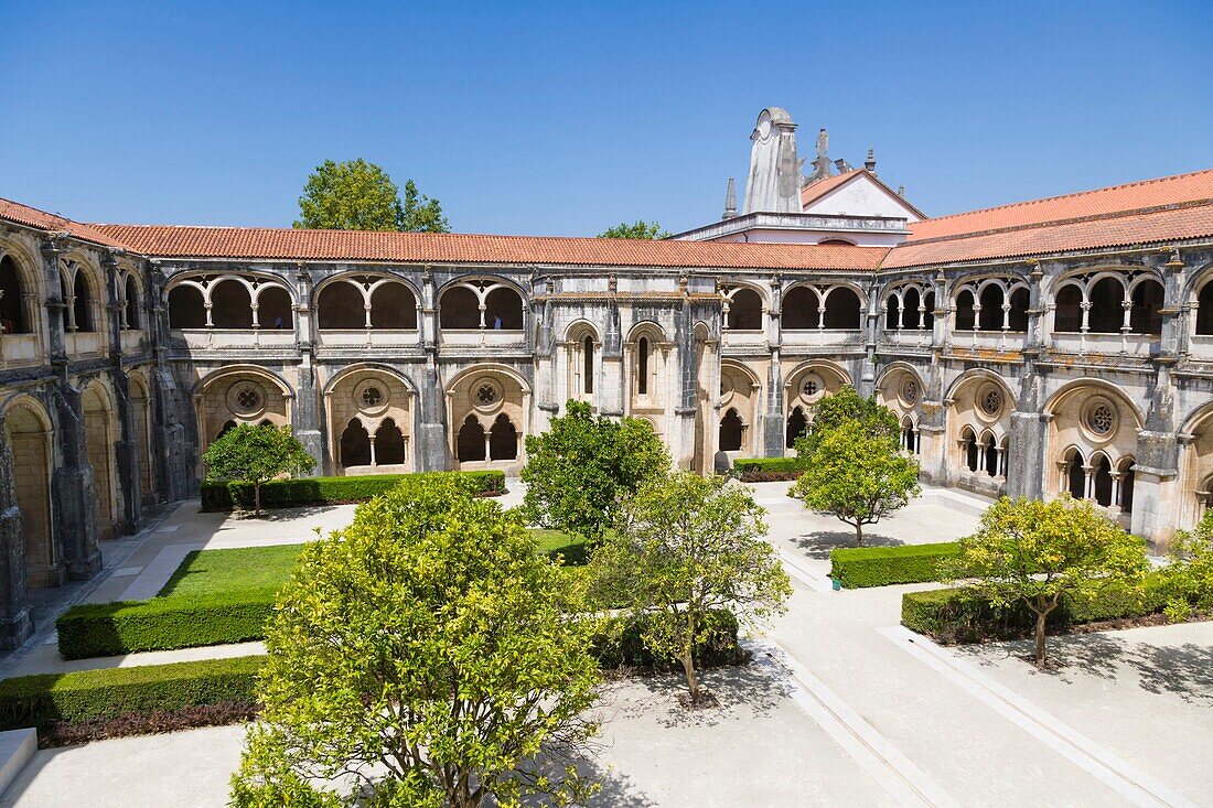 Cloisters, courtyard and fountain house, Interior of Mosteiro de Santa Maria de Alcobaca, Alcobaca Monastery, Alcobaca, Oeste, Leiria District, Portugal