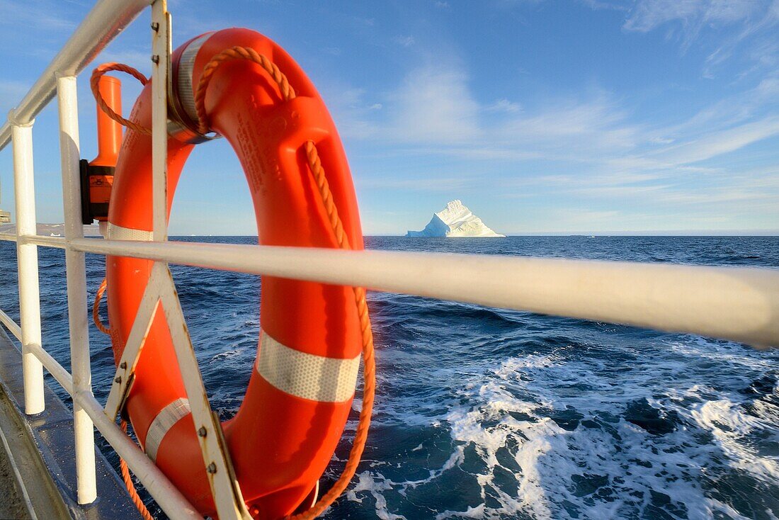 Greenland, Baffin Bay, Nuussuaq region, Aboard schooner Rembrandt Van Rijn, Iceberg