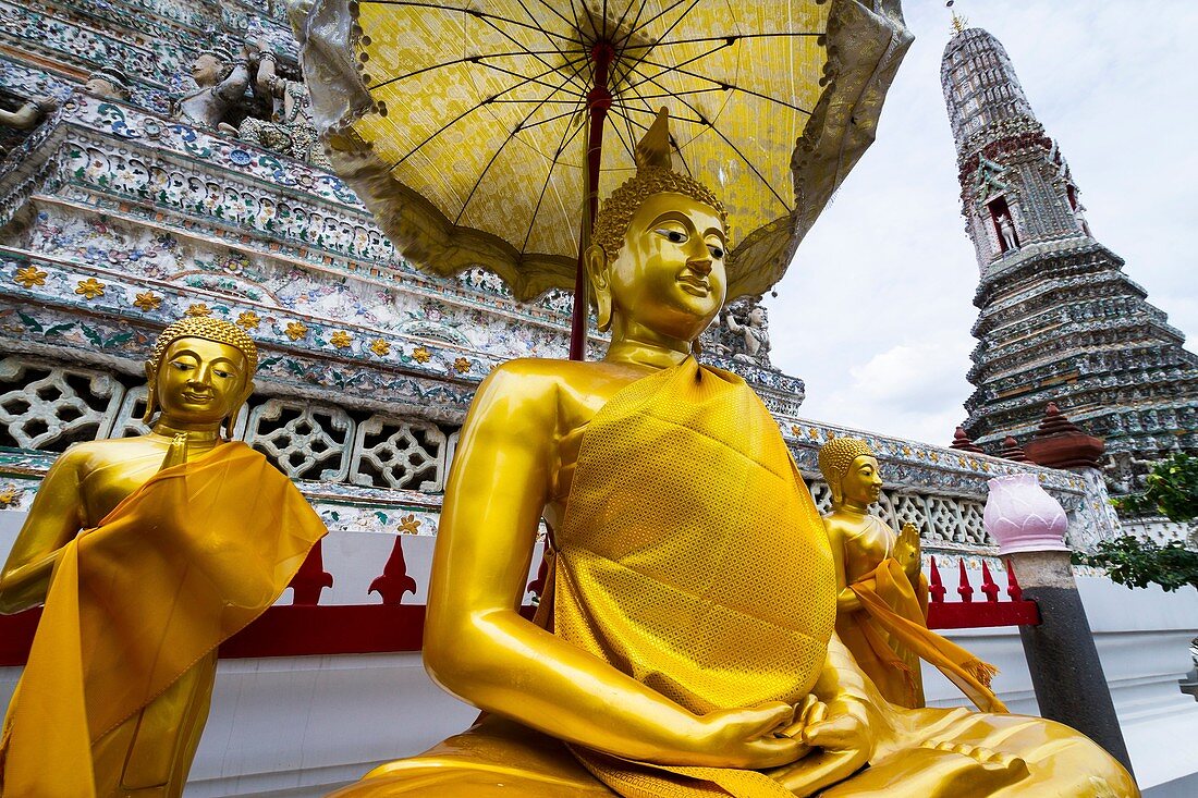 Buddha statue  Wat Arun Rajwararam or Temple of the Dawn  Bangkok, Thailand