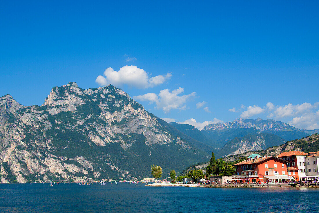 Blick auf Torbole, Riva del Garda, Gardasee, Lago di Garda, Trient, Italien, Europa