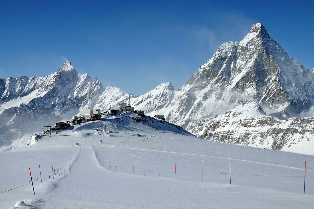 Theodulgletscher am Plateau Rosa, Skigebiet Breuil-Cervinia mit Matterhorn, Aostatal, Nord-Italien Italien