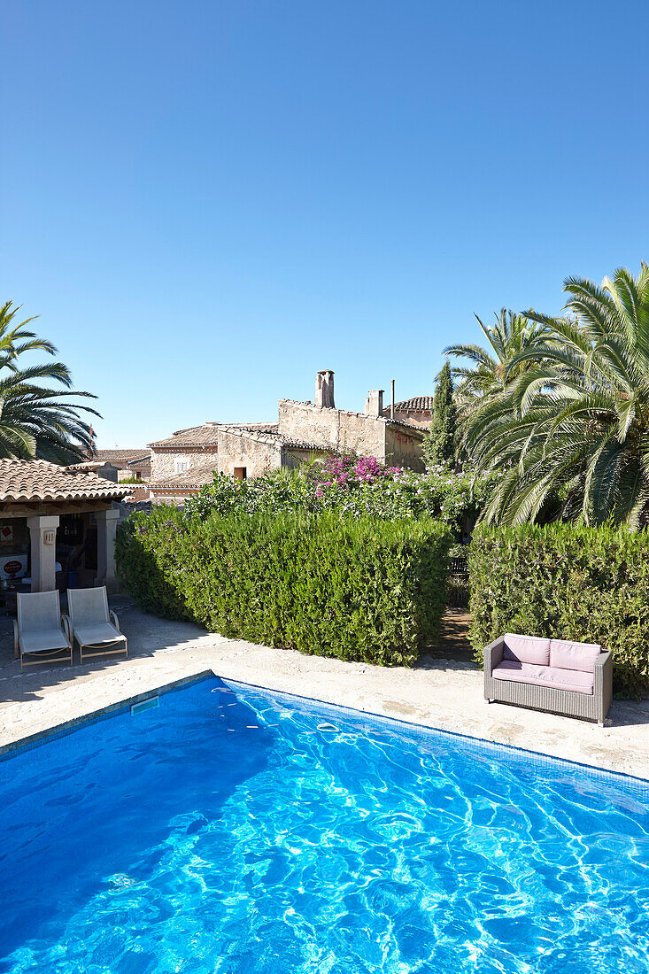 Pool im Garten der Finca Raims, Landhotel, umgebautes Weingut, Algaida, Mallorca, Balearen, Spanien