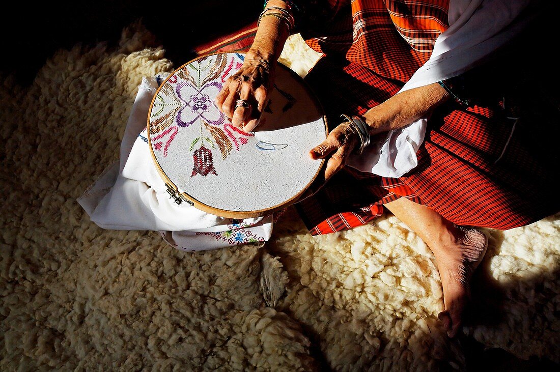 Woman weaving  Berbere ethnic group  Matmata  Tunisia.