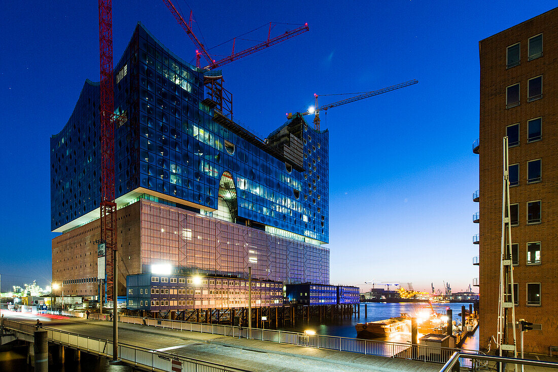 In the twilight Elbphilharmonie, HafenCity of Hamburg, Hamburg, Germany