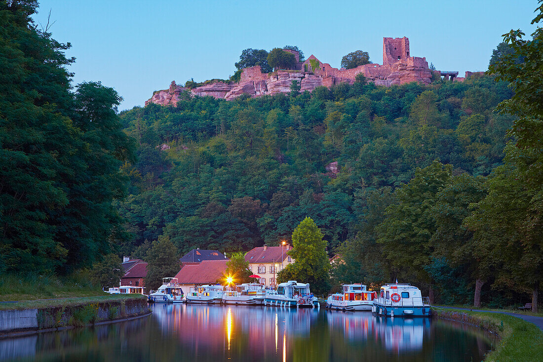 Castle and marina with houseboats on Canal de la Marne au Rhin at Saverne, Moselle, Region Alsace Lorraine, France, Europe