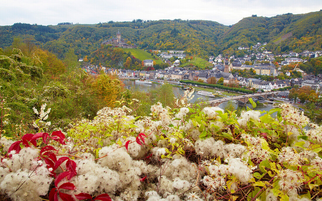 View of Reichsburg castle, Cochem castle, built about 1100 under Pfalzgraf Ezzo and Cochem, Mosel, Rhineland-Palatinate, Germany, Europe