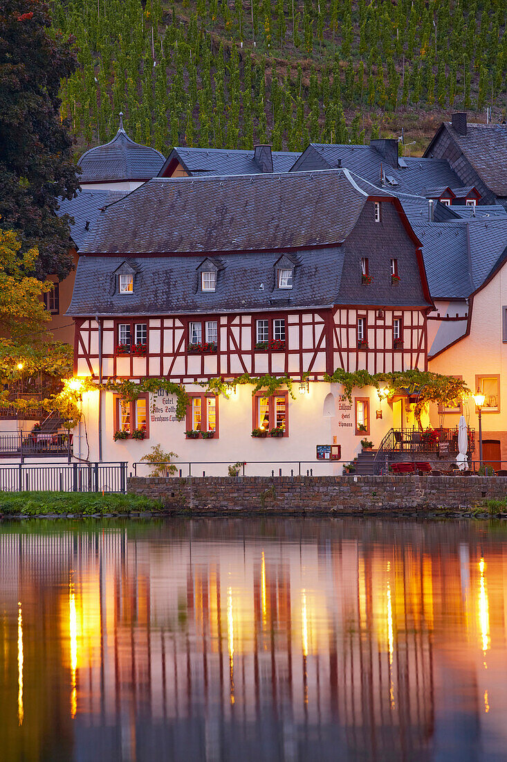 Altes Zollhaus, old custom-house in Beilstein in the evening light, Mosel, Rhineland-Palatinate, Germany, Europe