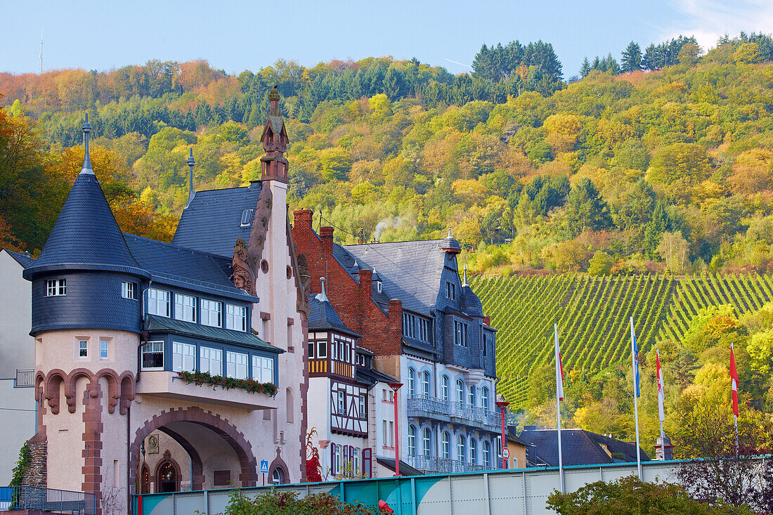 Historisches Brückentor, Jugendstil, Ortsteil Trarbach, Traben-Trarbach, Mosel, Rheinland-Pfalz, Deutschland, Europa