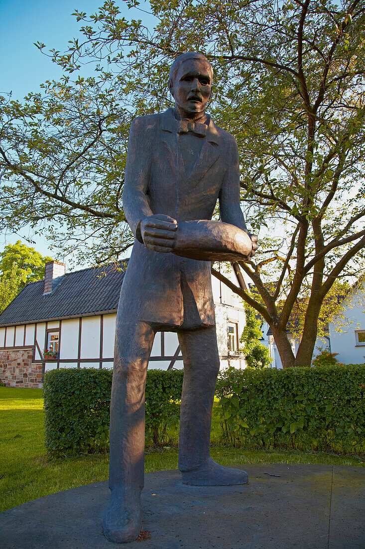 Raiffeisendenkmal, Friedrich Wilhelm Raiffeisen, Founded in the Brodverein 1846-47, Altenkirchen - Weyerbusch, Westerwald, Rhineland-Palatinate, Germany, Europe