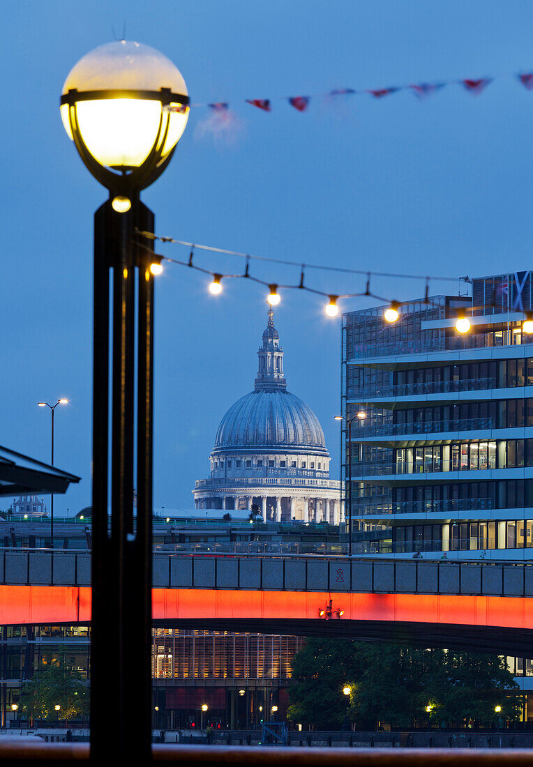 St Pauls Cathedral behind the Borough High Bridge, Borough High Street, Southwark, London, England