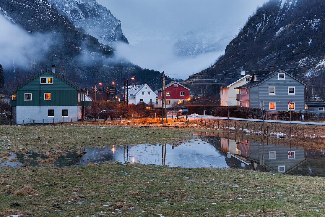 Häuser in Dalen nahe Aurland, Sogn og Fjordane, Norwegen