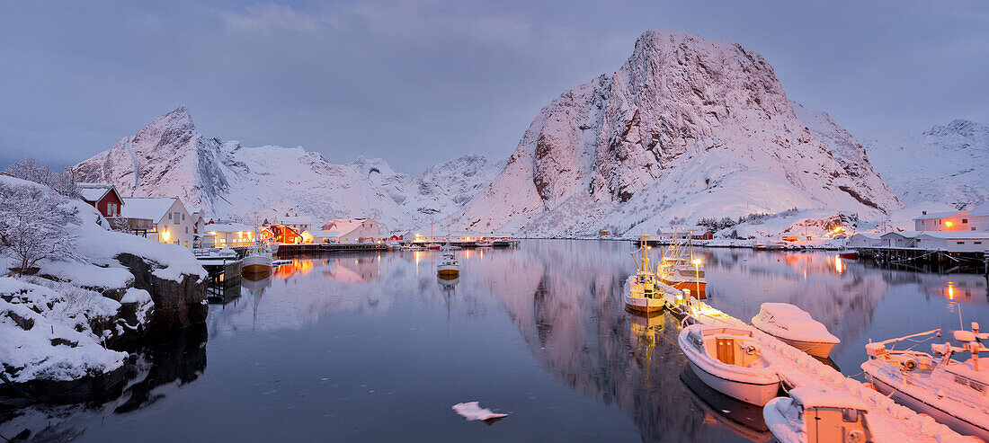 Hamnoy in the evening light, reflection in the water, Reine, Moskenesoya, Lofoten, Nordland, Norway