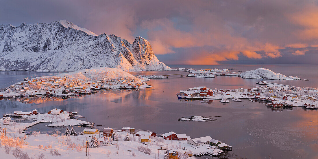 View of Reine in the morning light, Lilandstinden, Moskenesoya, Lofoten, Nordland, Norway