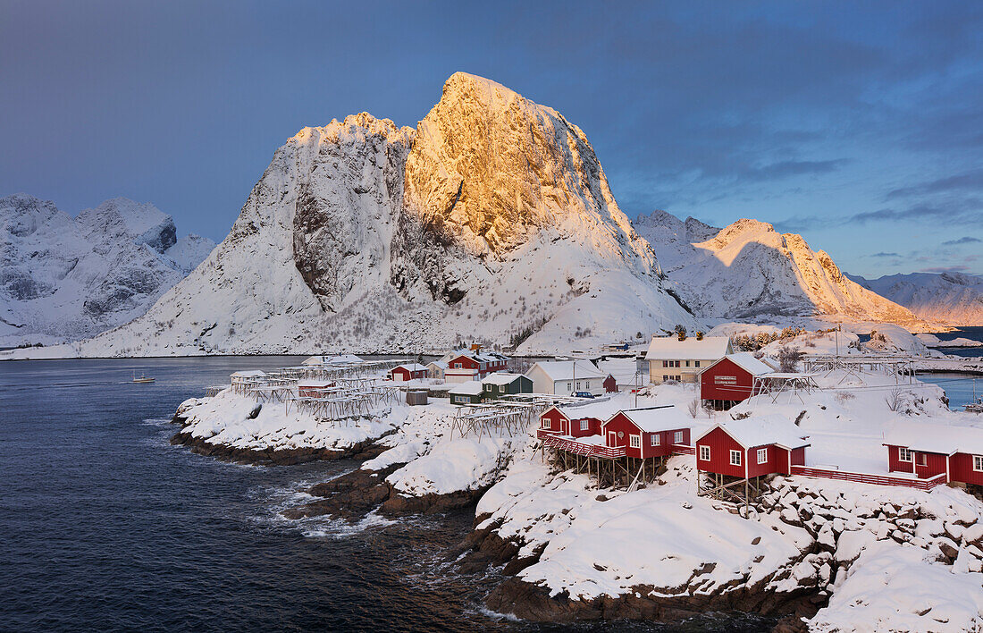 Village of Hamnoy in a winter landscape, Reine, Lilandstindan, Moskenesoya, Lofoten, Nordland, Norway
