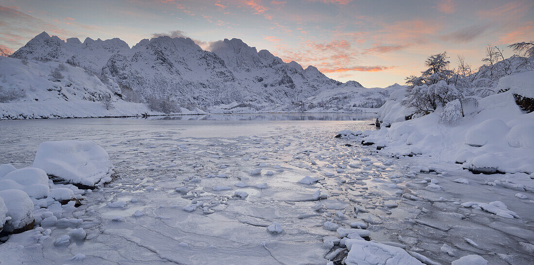 Vestpollen, Rulten mountain, Austnesfjorden, Austvagoya, Lofoten, Nordland, Norway