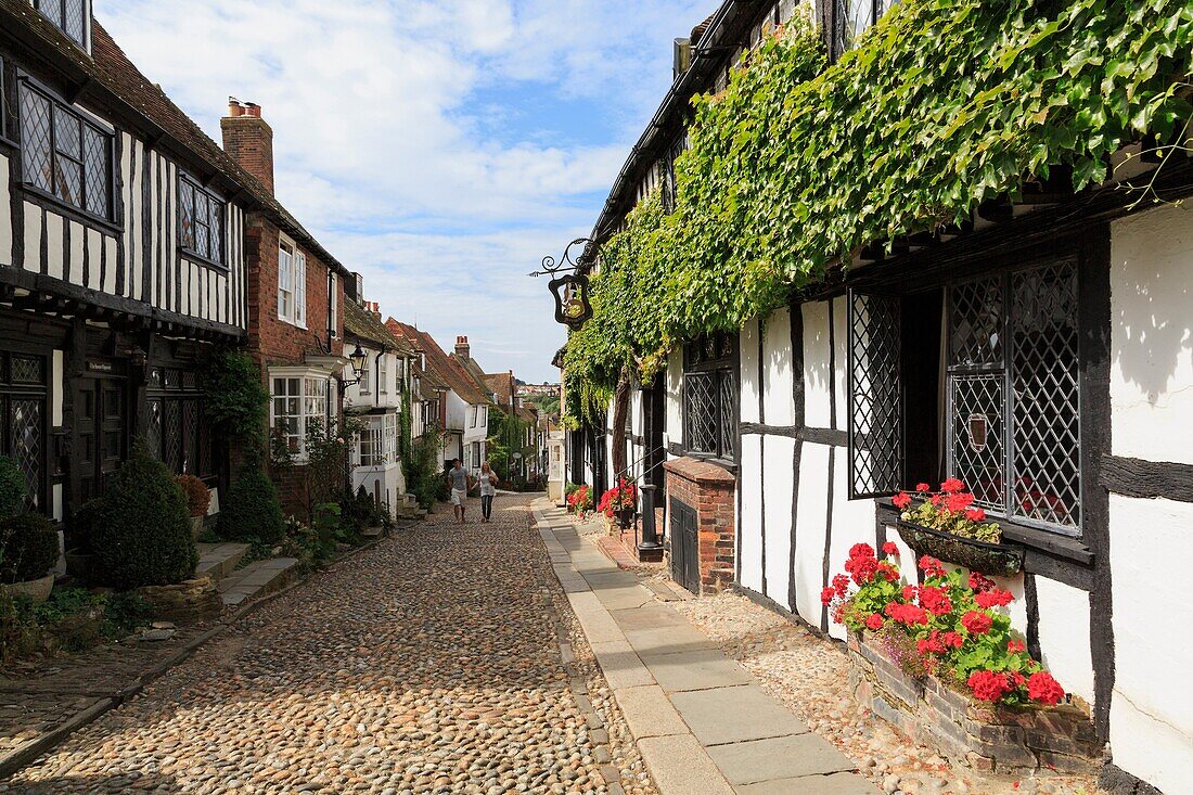 Mermaid Street, Rye, East Sussex, England, UK, Britain, Europe  The 15th century timbered Mermaid Inn on narrow cobbled street in historic Cinque Port town  One of oldest inns in Britain