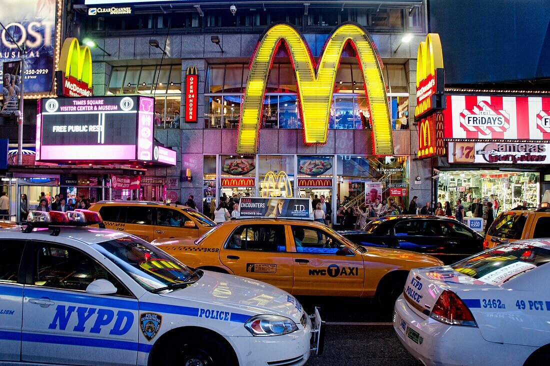 mc donald, police and taxi, Night view of Time Square, Manhattan, New York, USA