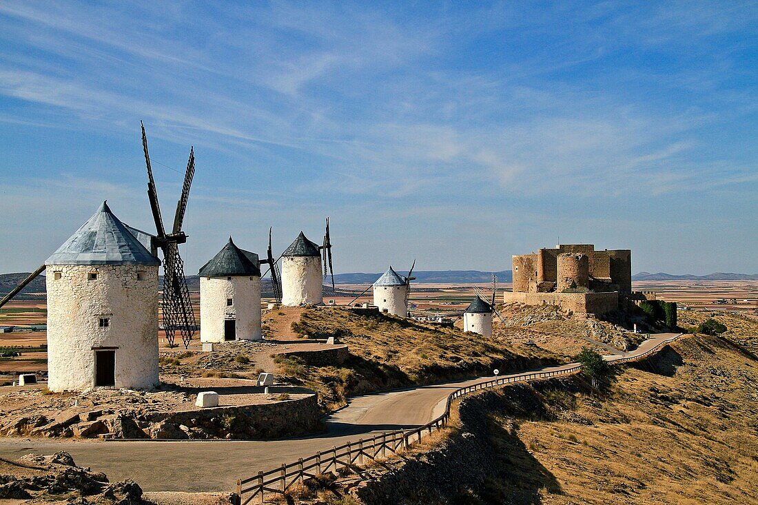 Windmills and castle, Consuegra, Toledo, Castile La Mancha, Spain