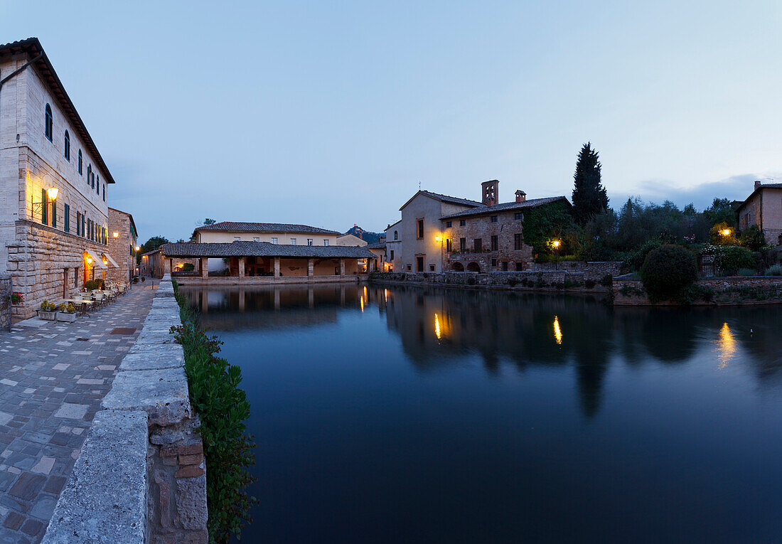 Ancient village of Bagno Vignoni with thermal waters, 16th century, Hotel Restaurant Le Therme, Bagno Vignoni, Val d'Orcia, Orcia valley, UNESCO World Heritage Site, province of Siena, Tuscany, Italy, Europe