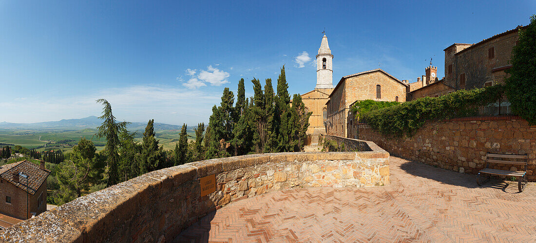 Blick ins Val´d´Orcia von Kathedrale Santa Maria Assunta, Pienza, Val d'Orcia, UNESCO Weltkulturerbe, Provinz Siena, Toskana, Italien, Europa