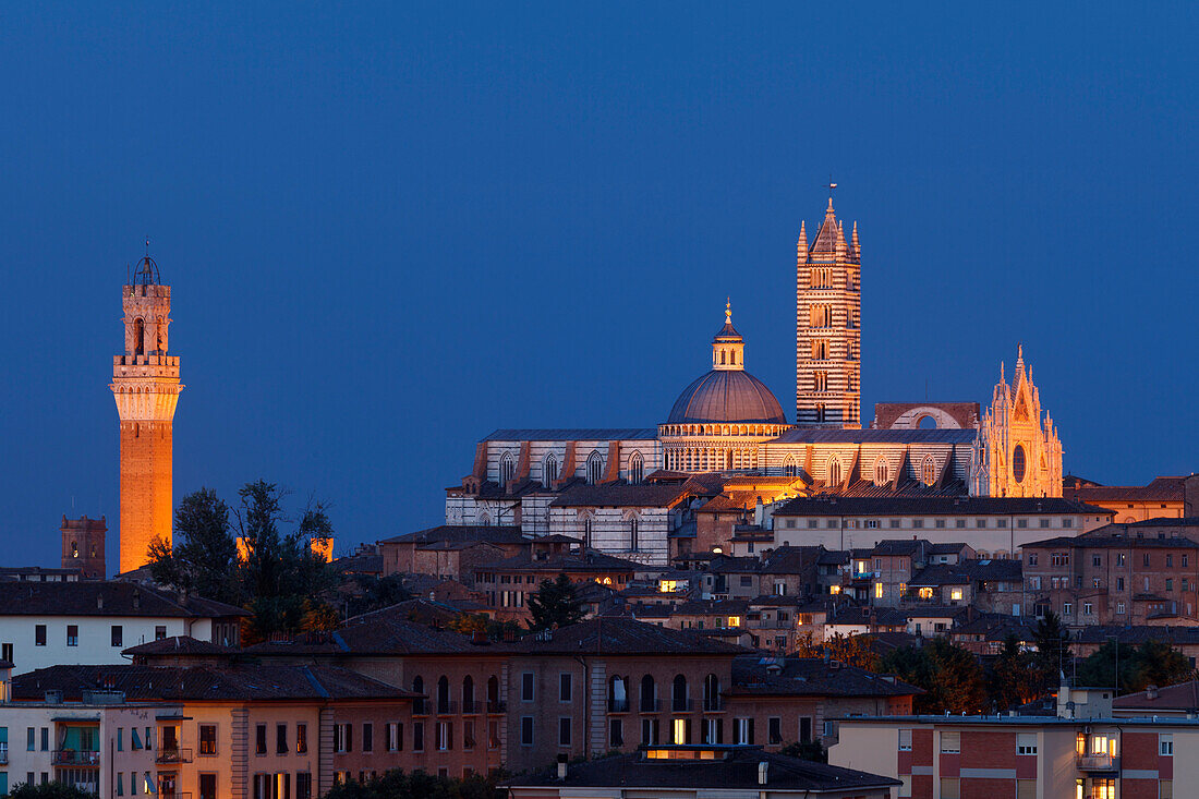 Stadtansicht mit Torre del Mangia Glockenturm, Rathaus und Duomo Santa Maria Kathedrale, Dom, Siena, UNESCO Weltkulturerbe, Toskana, Italien, Europa