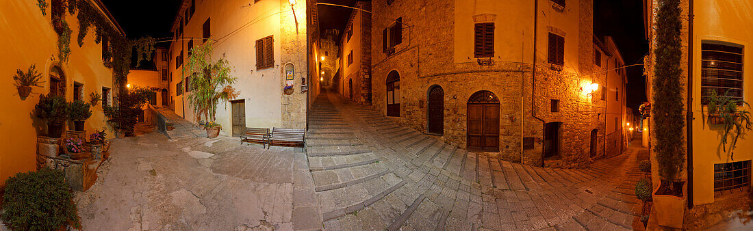 Alleys in Massa Marritima at night, Massa Marittima, province of Grosseto, Tuscany, Italy, Europe