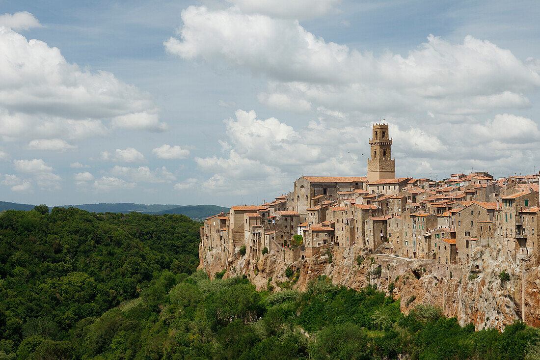 Stadtansicht von Pitigliano, Provinz Grosseto, Toskana, Italien, Europa