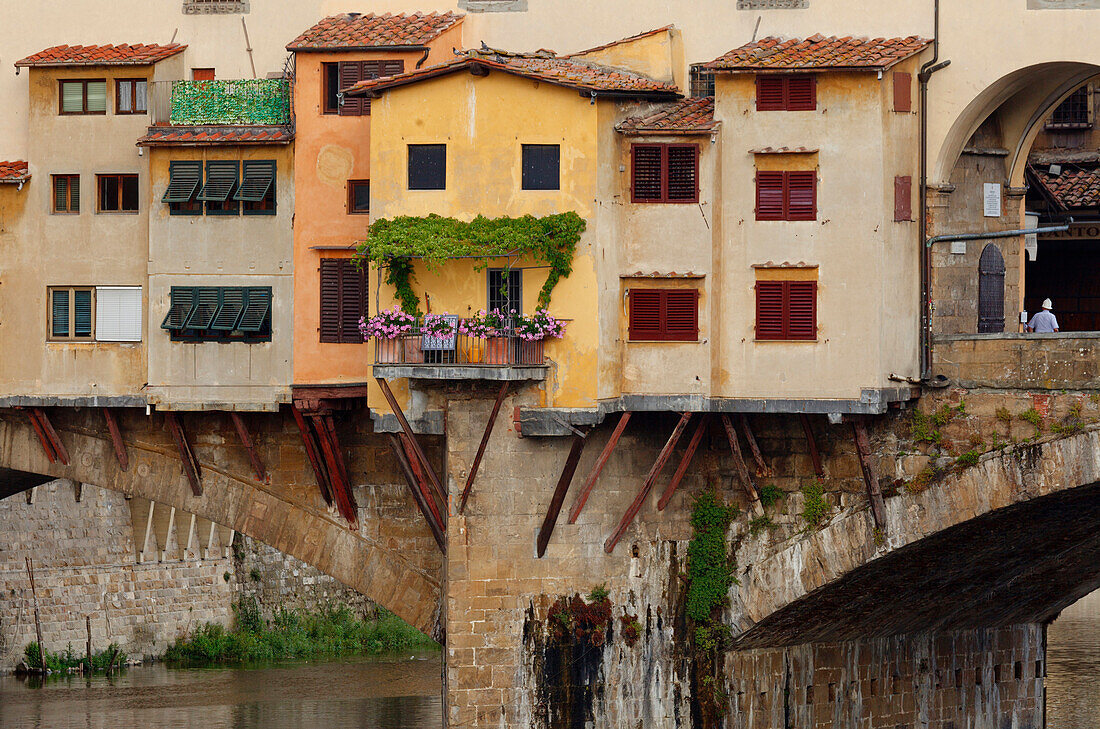 Ponte Vecchio über den Fluss Arno, Altstadt von Florenz, UNESCO Weltkulturerbe, Firenze, Florenz, Toskana, Italien, Europa