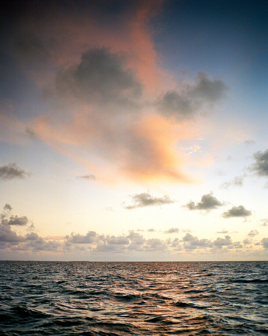 USA, Florida, Atlantic Ocean at dawn, Destin