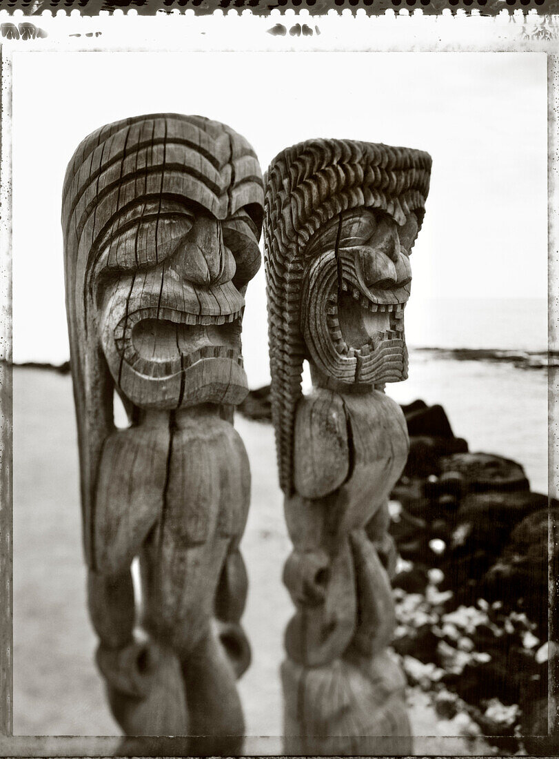 USA, Hawaii, totem statues, Pu'uhonua O Honaunau