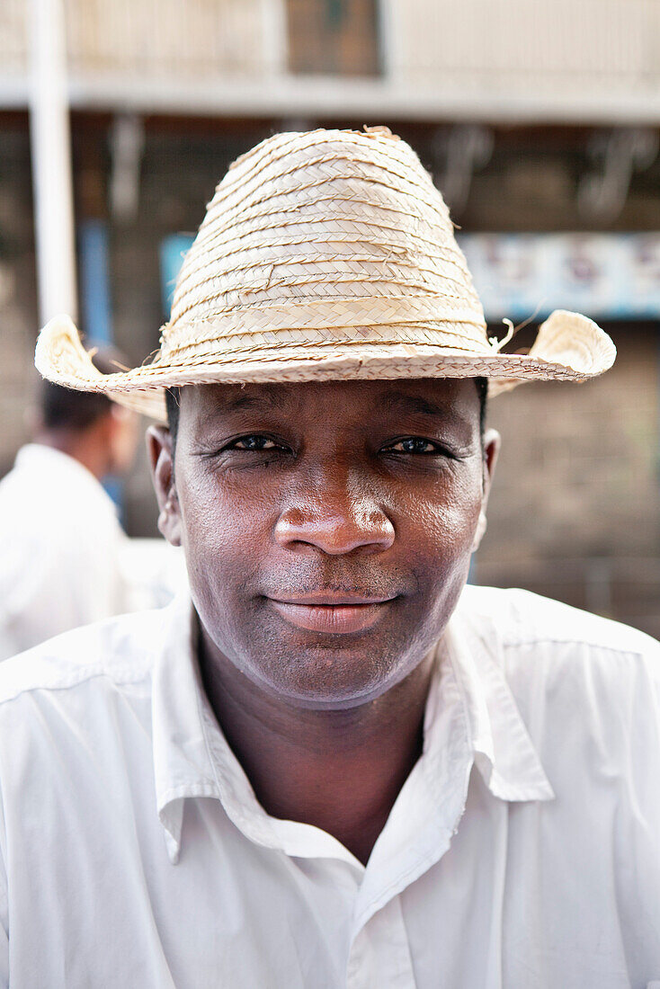 MAURITIUS; street portrait of a food vendor in Port Louis