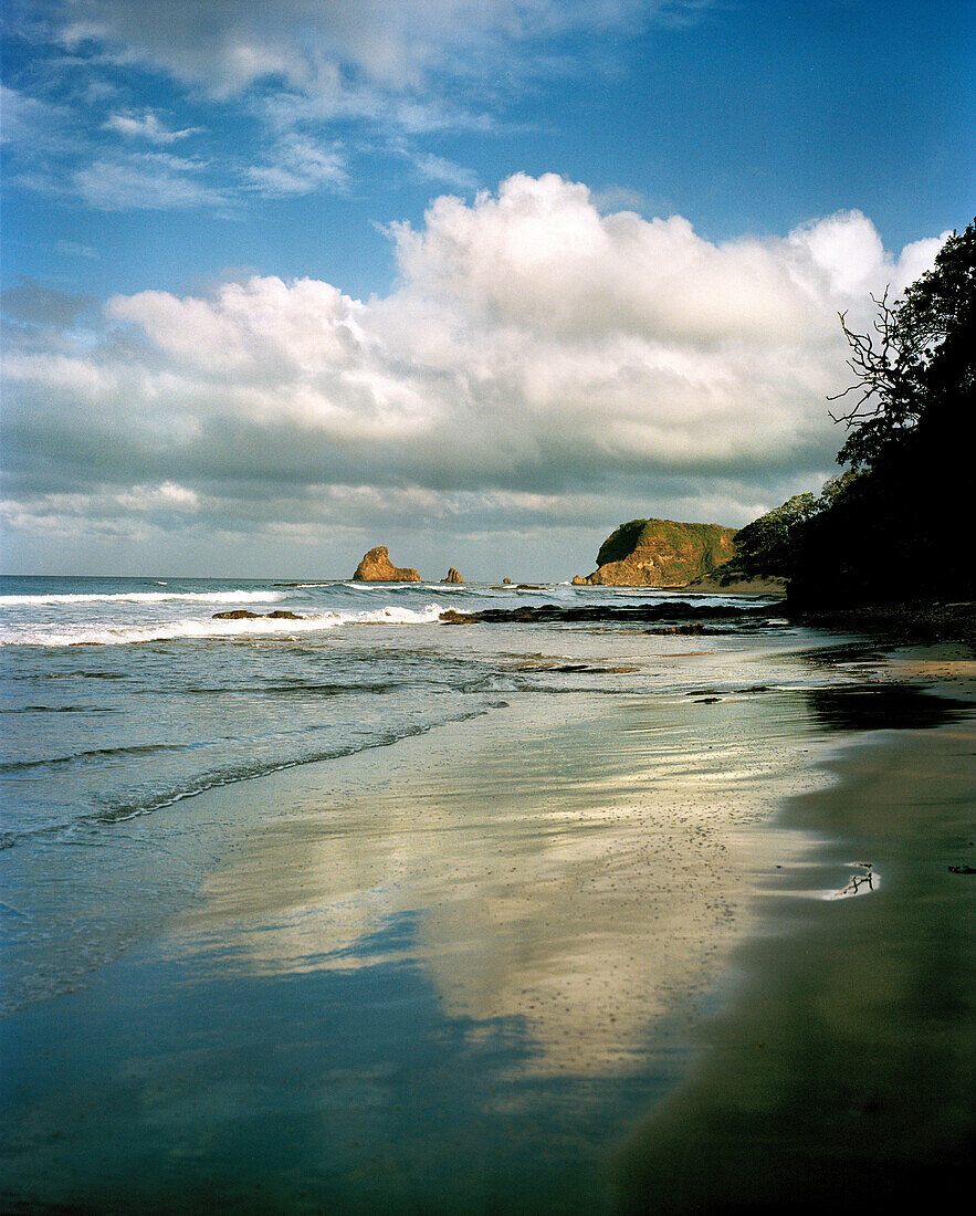 NICARAGUA, San Juan Del Sur, Maderas Beach