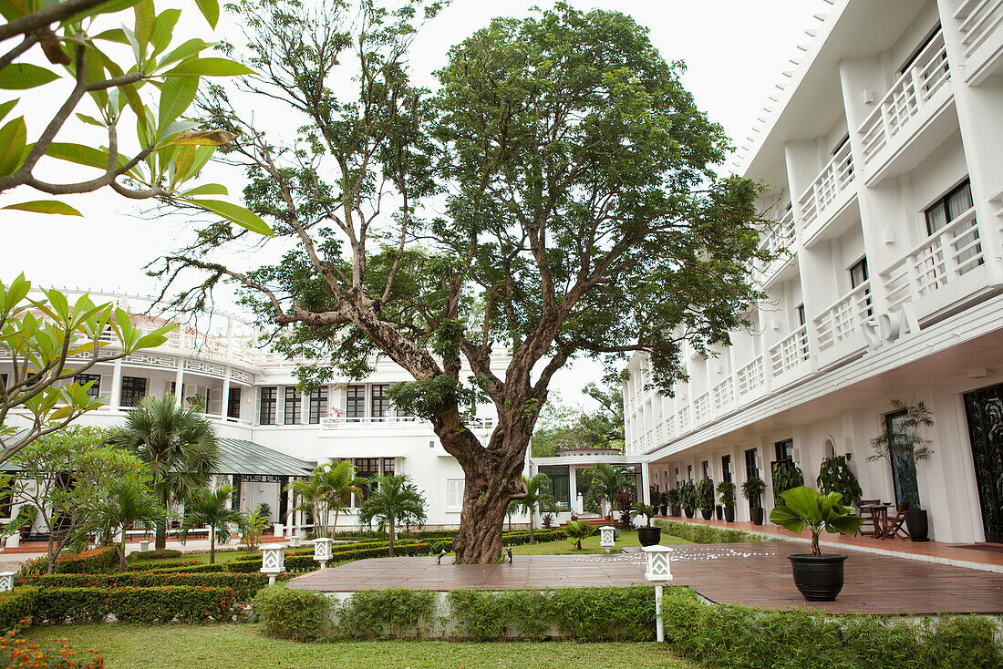 VIETNAM, Hue, La Residence Hotel, the exterior of the hotel courtyard
