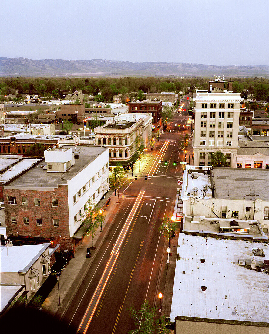 USA, Washington State, Walla Walla cityscape at dusk with mountains in the background